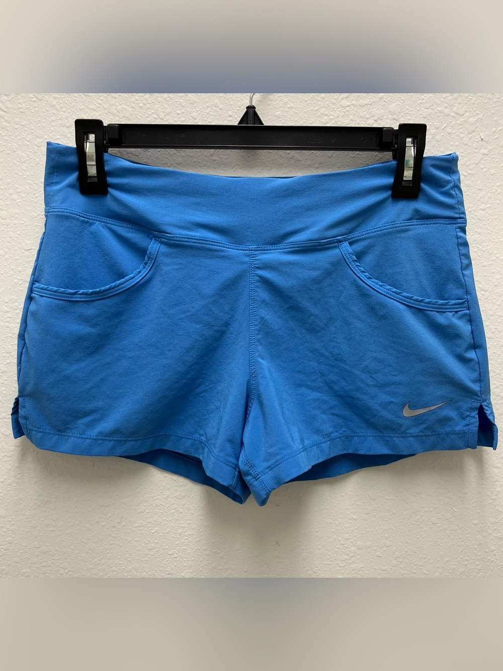 Nike Dri-FIT Women’s Blue Athletic Shorts Pockets Stretch Elastic Waist Size M